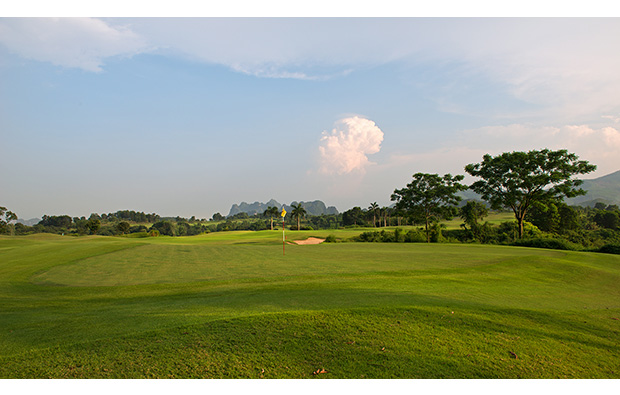 3rd green lakes courses, skylake golf resort, hanoi