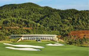 1st hole bana hills golf club, danang, vietnam