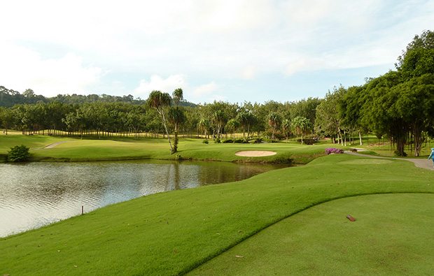 12th hole blue canyon country club lakes course, phuket