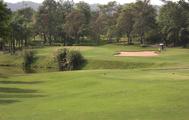 tee box, waterford valley golf club, chiang rai, thailand