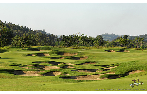 challenging bunkers, chiangmai highlands golf resort, chiang mai, thailand