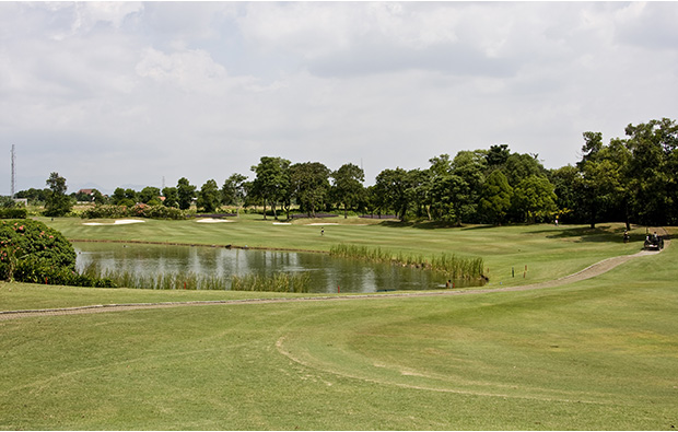 hole 1 river course, emeralda golf country club, jakarta, indonesia