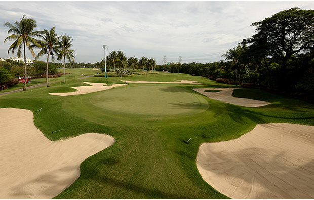 green protected by bunkers, damai indah pik course, jakarta, indonesia