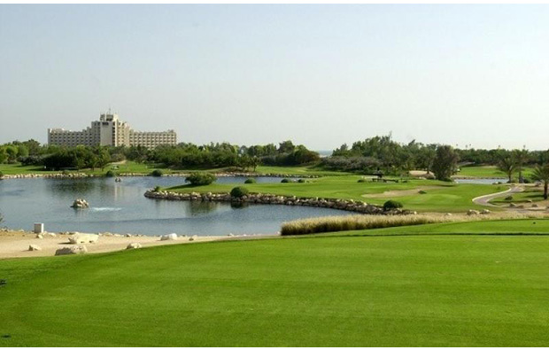 hole 8, jebel ali golf club, dubai, united arab emirates
