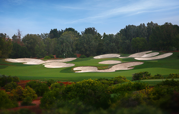 15th hole, jumeirah golf estates earth course, dubai, united arab emirates