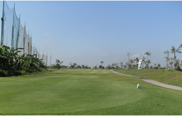 Tee box Royal Garden Golf Country Club, Angeles City, Philippines