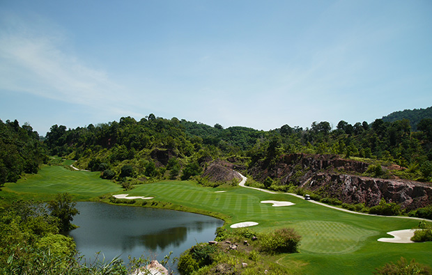 18th hole red mountain golf club, phuket
