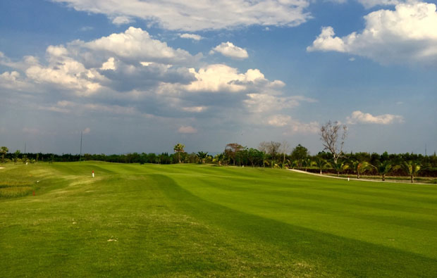 fairway Hariphunchai Golf Club