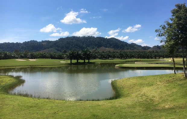 Kirinara Golf Course Water Hazard
