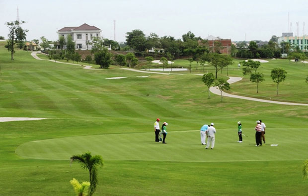 Padang Golf Sukajadi Green