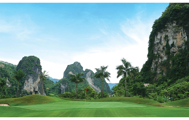 green, phoenix golf resort, hanoi, vietnam
