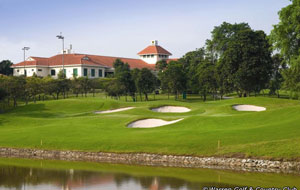 small green slope at warren golf country club in singapore
