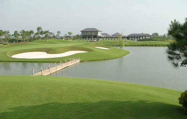 island green, van tri golf club, hanoi, vietnam