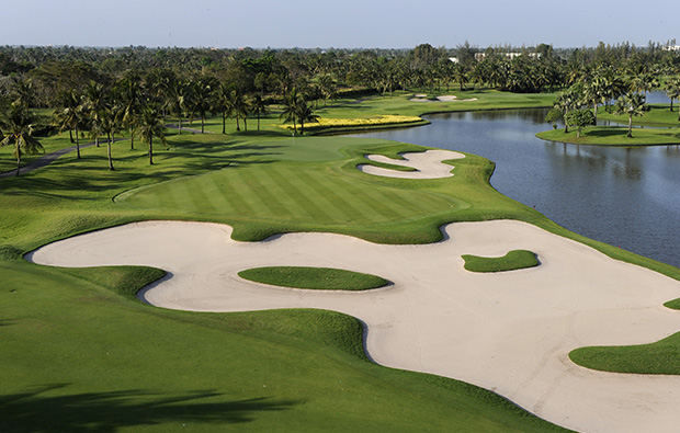 large bunkers, thai country club, bangkok, thailand