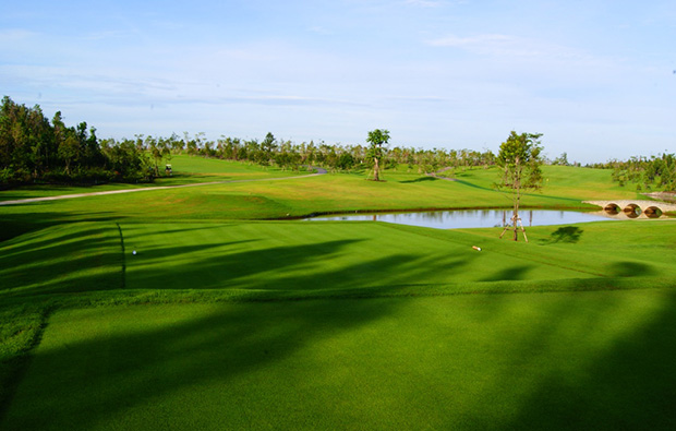 tee box, royal gems golf city, bangkok, thailand