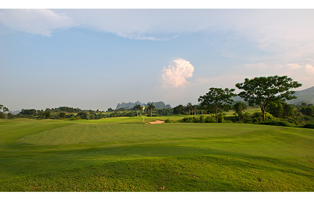 3rd green lakes courses, skylake golf resort, hanoi