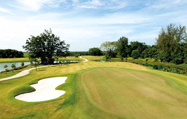 fairway and green Amverton Cove Golf Island Resort, Kuala Lumpur, Malaysia