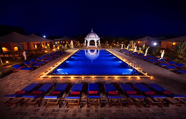 Bagan Lodge Hotel pool