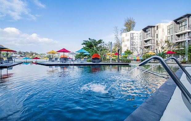 Cassia Phuket Swimming Pool