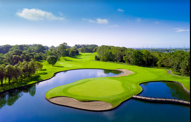 Hokkaido Golf Club Island Green