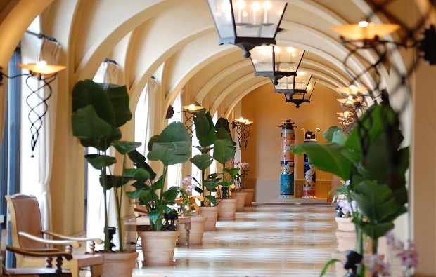 Hotel Nikko Alivila lobby
