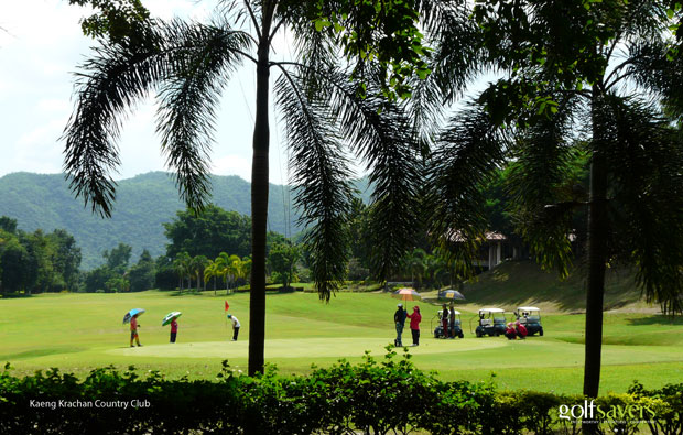 Kaeng Krachan Country Club -Players on green