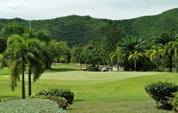 Kaeng Krachan Country Club Green