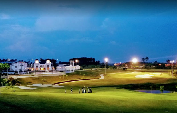 Kota Seriemas Golf and Country Club night golf