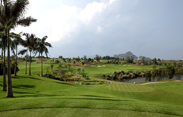 10th hole lakes courses, skylake golf resort, hanoi