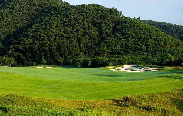 mountain side view at leadbetter course mission hills, guandong china