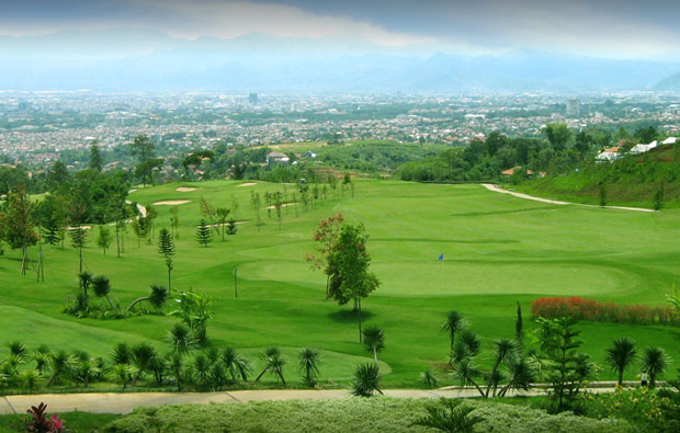 Mountain View Golf Club City View