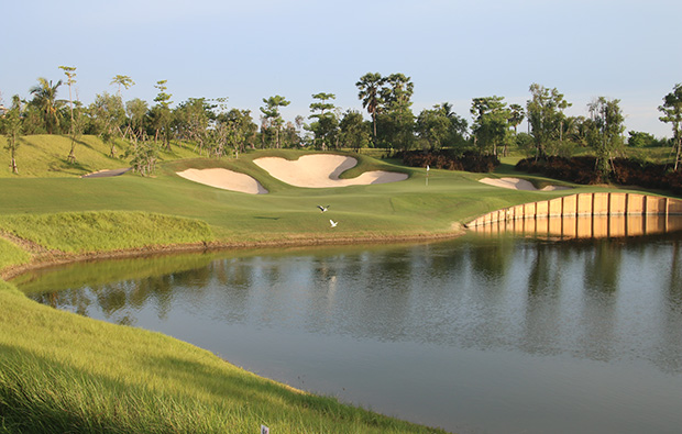 water hazard, nikanti golf club, bangkok, thailand