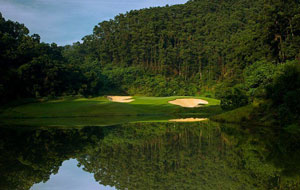 aerial view with challenging bunkers at norman course mission hills, guangdong china