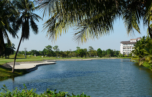 lake, summit windmill golf club, bangkok, thailand