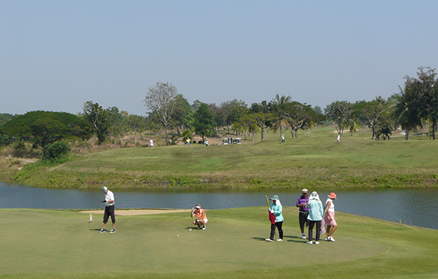 putting, majestic creek golf club, hua hin, thailand