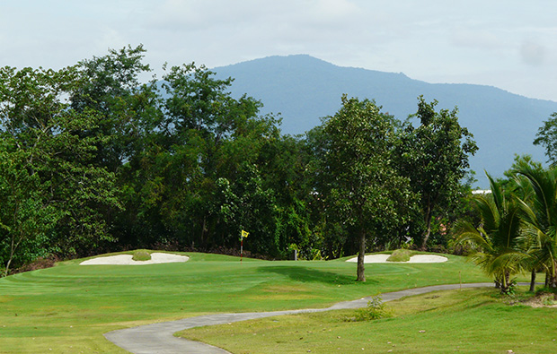 distant green, north hill chiang mai golf club, chaing mai, thailand