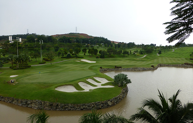 18th green palm garden golf club, kuala lumpur