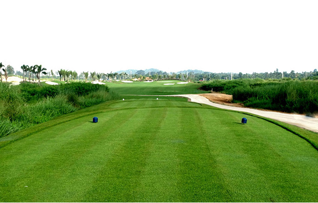 tee box Parichat International Golf Links, Pattaya, Thailand