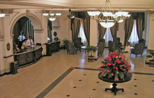 Queens Hotel - The Lobby