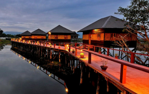 Shwe Inn Tha Floating Resort