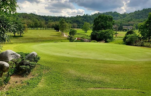 sir james resort khao yai Green