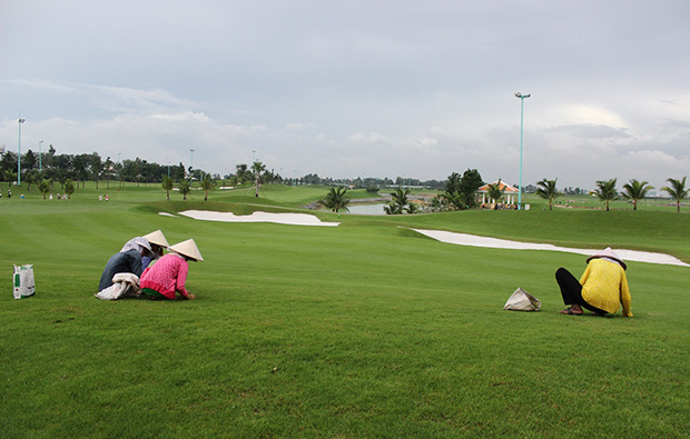 repairing course, tan son nhat golf course, ho chi minh,vietnam