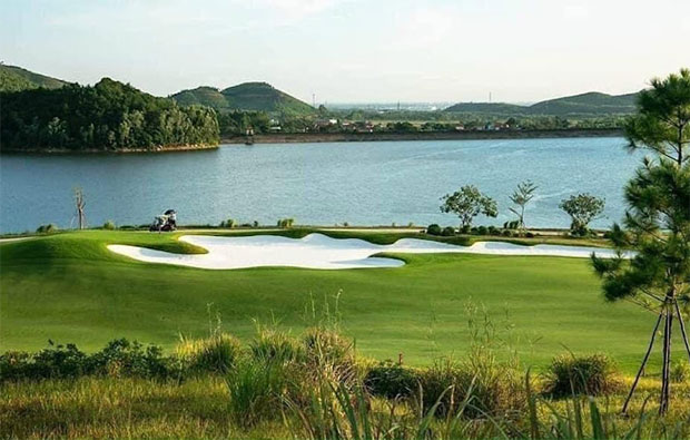 Thanh Lanh Valley Golf and Resort-View to lake