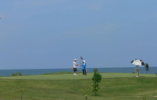Green Tublamu Navy Golf Course