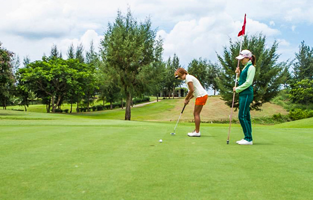 putting, vung tao paradise golf resort, ho chi minh, vietnam