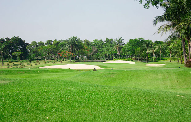 Wangnoi Prestige Golf & Country Club Approach