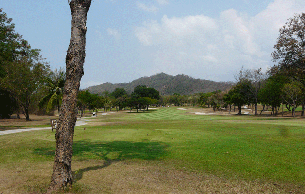 approach, bangpra international golf club, pattaya, thailand