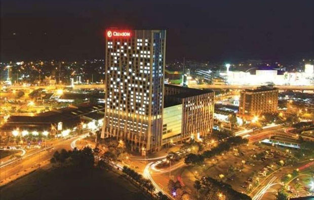 Crimson Hotel Alabang Exterior