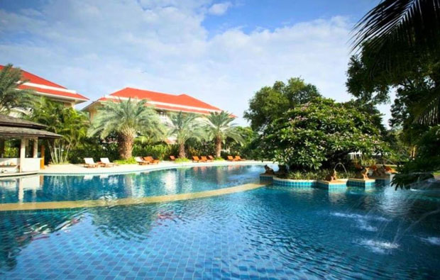 Dheva Mantra Resort Pool