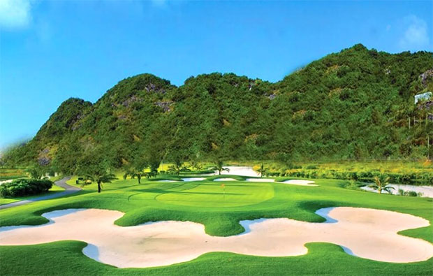 Dragon Golf Links Green